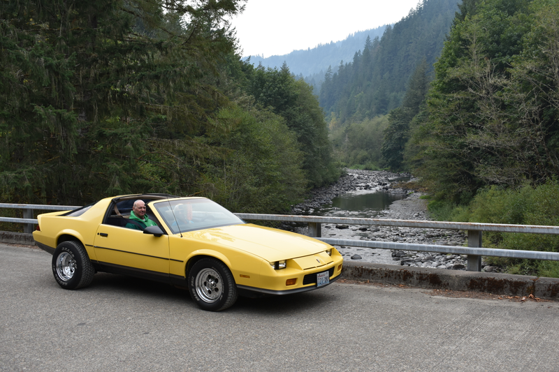 Illustration for article titled Columbia River Camaro Club Fall Colors Run 2017